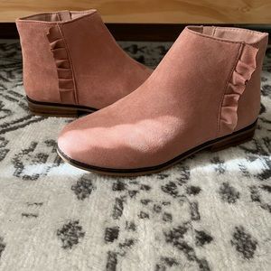 Girls size 6 Cat & Jack fall pink booties